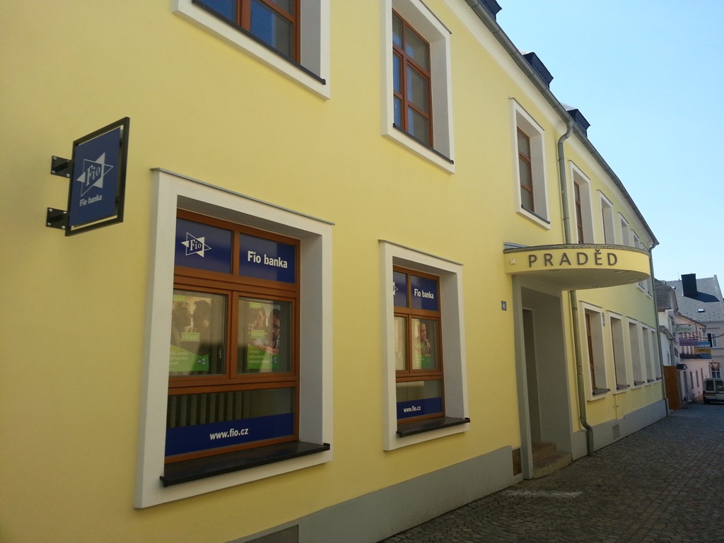 Budova Restaurace Praděd v centru Bruntálu